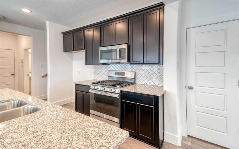 1407 Avocado Lane, Gainesville, TX 76240, 2 Bedrooms Bedrooms, ,2 BathroomsBathrooms,Residential,For Sale,1407 Avocado Lane,0,21113575