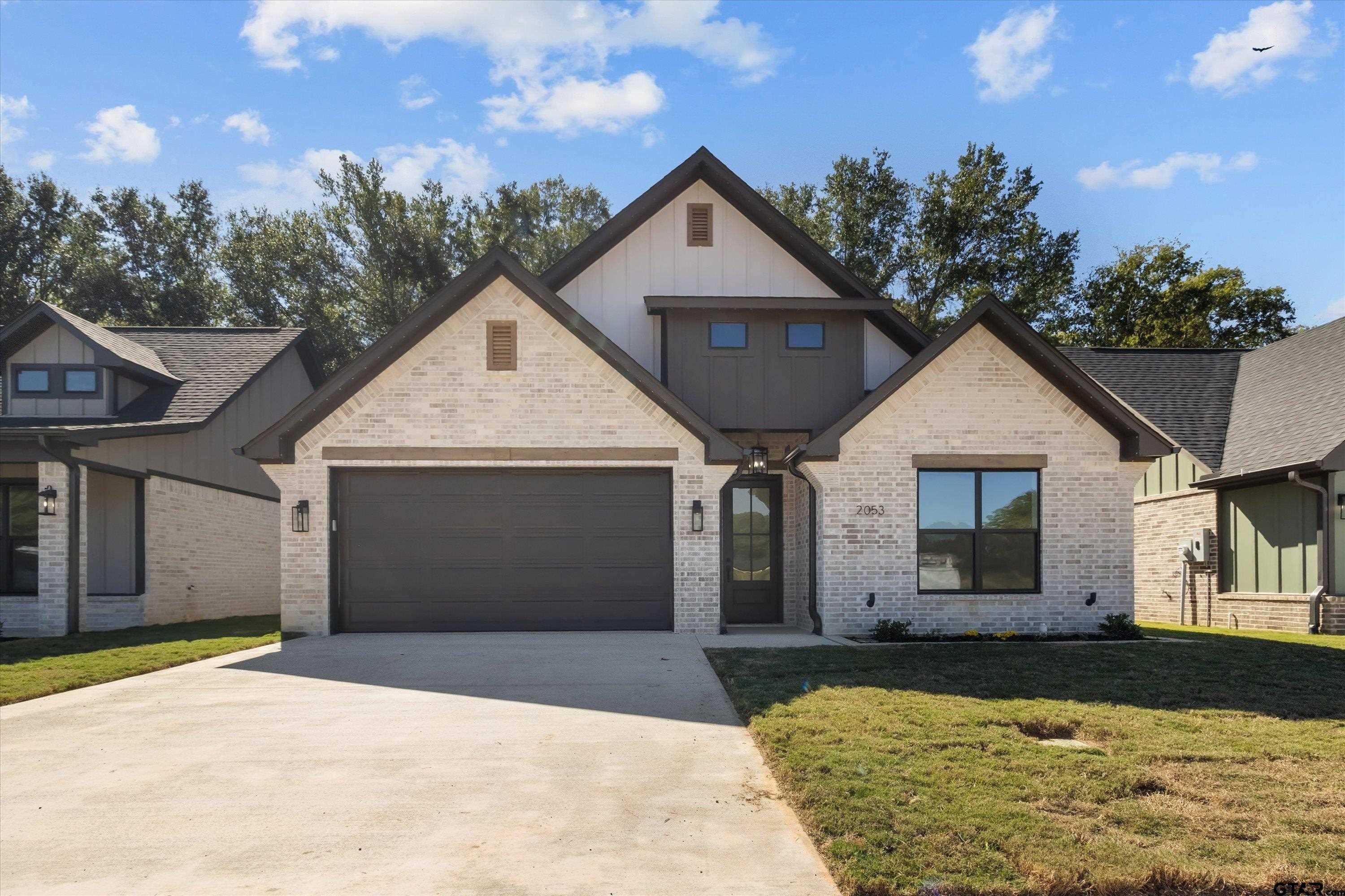 2053 Locklear Ln, Tyler, TX 75703, 4 Bedrooms Bedrooms, ,2 BathroomsBathrooms,Residential,For Sale,2053 Locklear Ln,25004922