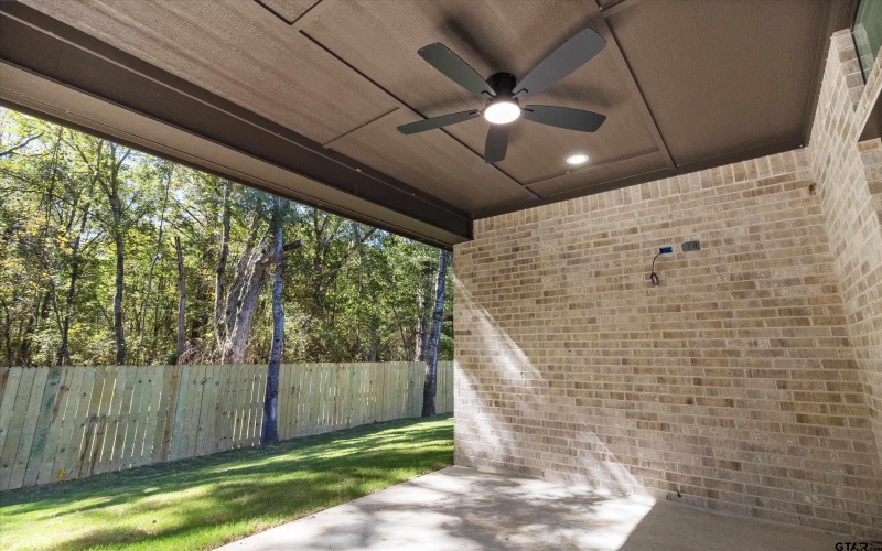 2053 Locklear Ln, Tyler, TX 75703, 4 Bedrooms Bedrooms, ,2 BathroomsBathrooms,Residential,For Sale,2053 Locklear Ln,25004922