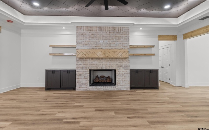 2053 Locklear Ln, Tyler, TX 75703, 4 Bedrooms Bedrooms, ,2 BathroomsBathrooms,Residential,For Sale,2053 Locklear Ln,25004922