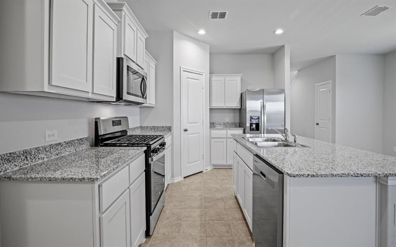 10637 DIAMOND MINE Drive, Fort Worth, TX 76036, 5 Habitaciones Habitaciones , ,3 BañosBaños,Residential,En Venta,10637 DIAMOND MINE Drive,0,21113214