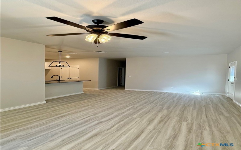 110 Leon Lane, Copperas Cove, TX 76522, 6 Habitaciones Habitaciones , ,5 BañosBaños,Residential Multi Family,En Venta,110 Leon Lane,0,597977