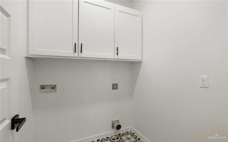 6108 N Rayo Del Sol Street, Edinburg, TX 78542, 3 Bedrooms Bedrooms, ,2 BathroomsBathrooms,Residential,For Sale,6108 N Rayo Del Sol Street,0,487125