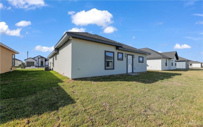 5900 N Playa Del Sol Street, Edinburg, TX 78542, 3 Bedrooms Bedrooms, ,2 BathroomsBathrooms,Residential,For Sale,5900 N Playa Del Sol Street,0,487173