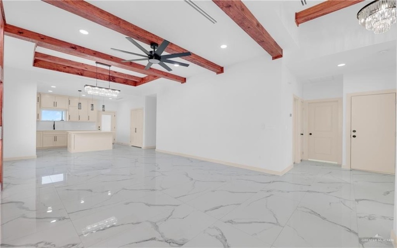 5900 N Playa Del Sol Street, Edinburg, TX 78542, 3 Bedrooms Bedrooms, ,2 BathroomsBathrooms,Residential,For Sale,5900 N Playa Del Sol Street,0,487173