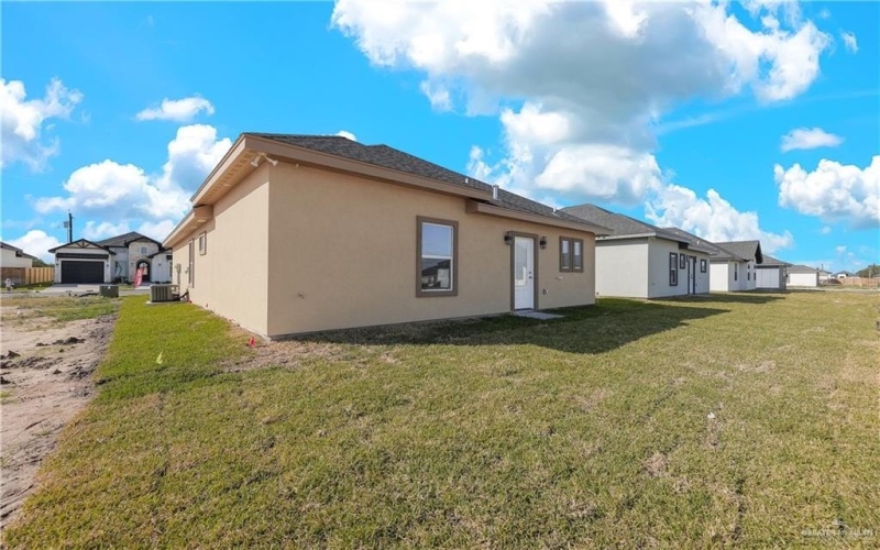 5812 N Playa Del Sol Street, Edinburg, TX 78542, 3 Bedrooms Bedrooms, ,2 BathroomsBathrooms,Residential,For Sale,5812 N Playa Del Sol Street,0,487176