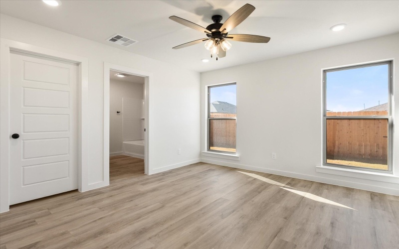 1311 N Chicago Avenue, Lubbock, TX 79416, 3 Bedrooms Bedrooms, ,2 BathroomsBathrooms,Residential,For Sale,1311 N Chicago Avenue,0,202563175