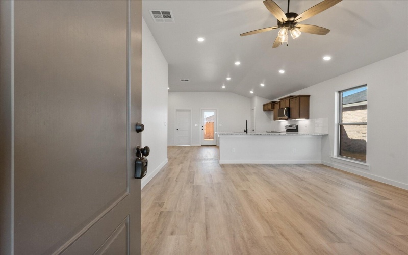 1311 N Chicago Avenue, Lubbock, TX 79416, 3 Bedrooms Bedrooms, ,2 BathroomsBathrooms,Residential,For Sale,1311 N Chicago Avenue,0,202563175