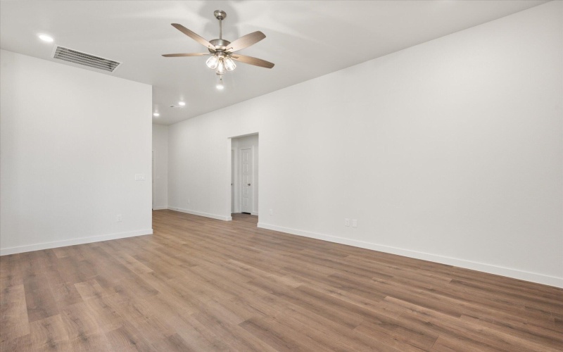 1313 N Chicago Avenue, Lubbock, TX 79416, 3 Bedrooms Bedrooms, ,2 BathroomsBathrooms,Residential,For Sale,1313 N Chicago Avenue,0,202563176