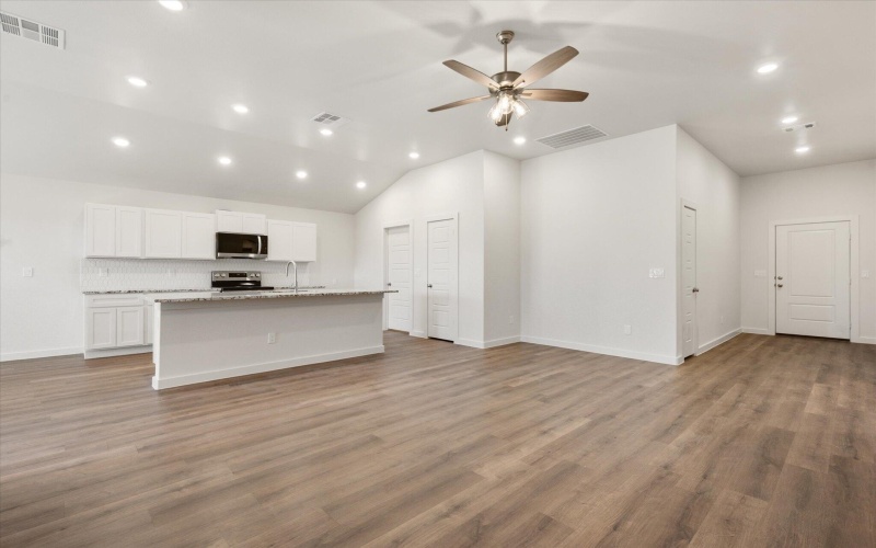 1313 N Chicago Avenue, Lubbock, TX 79416, 3 Bedrooms Bedrooms, ,2 BathroomsBathrooms,Residential,For Sale,1313 N Chicago Avenue,0,202563176