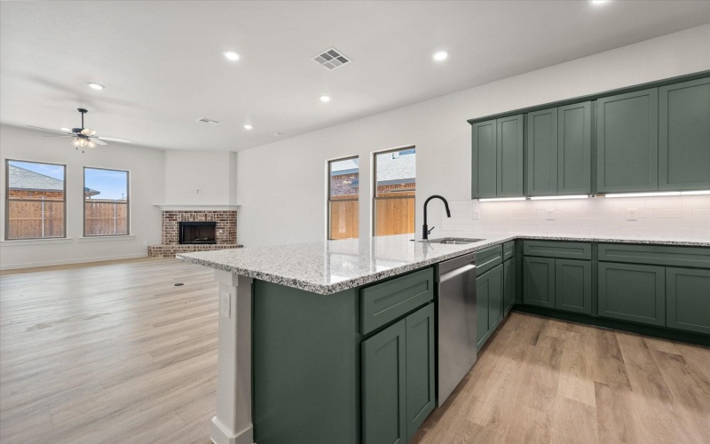 7005 56th Street, Lubbock, TX 79407, 3 Habitaciones Habitaciones , ,2 BañosBaños,Residential,En Venta,7005 56th Street,0,202563188