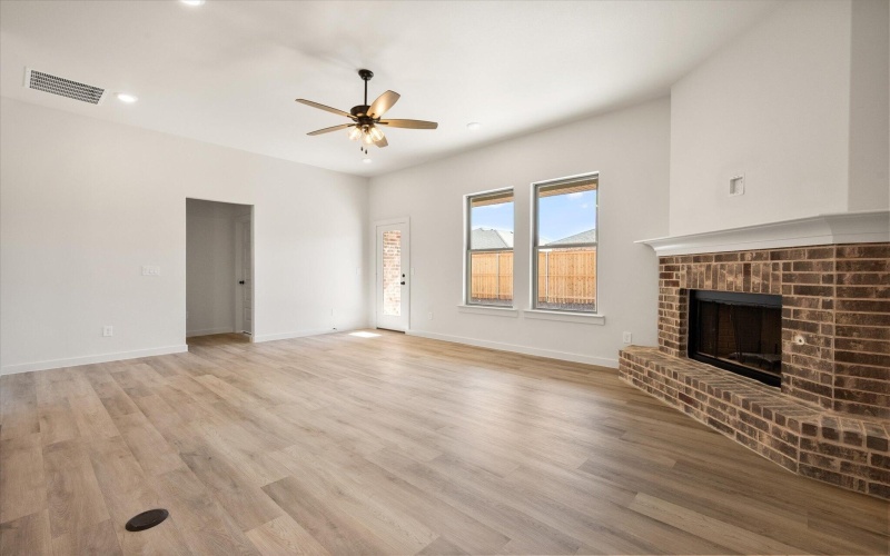 7005 56th Street, Lubbock, TX 79407, 3 Habitaciones Habitaciones , ,2 BañosBaños,Residential,En Venta,7005 56th Street,0,202563188