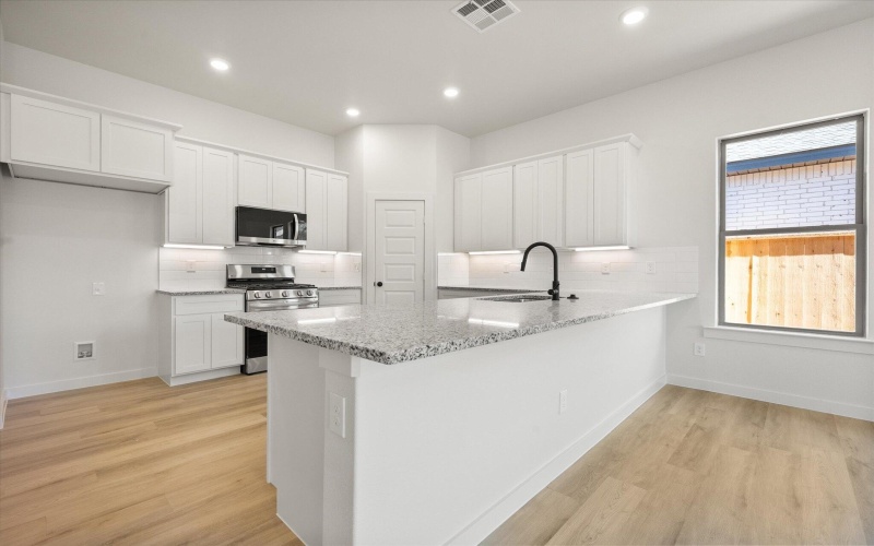 7003 56th Street, Lubbock, TX 79407, 3 Bedrooms Bedrooms, ,2 BathroomsBathrooms,Residential,For Sale,7003 56th Street,0,202563189