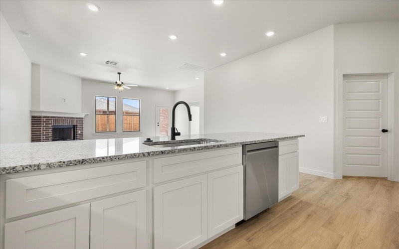 7003 56th Street, Lubbock, TX 79407, 3 Bedrooms Bedrooms, ,2 BathroomsBathrooms,Residential,For Sale,7003 56th Street,0,202563189