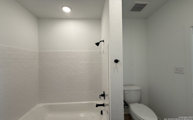 107 Peeps Ct., Adkins, TX 78101, 4 Habitaciones Habitaciones , ,3 BañosBaños,Residential,En Venta,107 Peeps Ct.,0,1923432