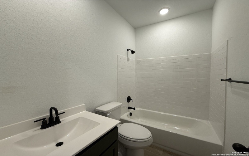 107 Peeps Ct., Adkins, TX 78101, 4 Habitaciones Habitaciones , ,3 BañosBaños,Residential,En Venta,107 Peeps Ct.,0,1923432