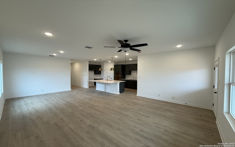 107 Peeps Ct., Adkins, TX 78101, 4 Habitaciones Habitaciones , ,3 BañosBaños,Residential,En Venta,107 Peeps Ct.,0,1923432