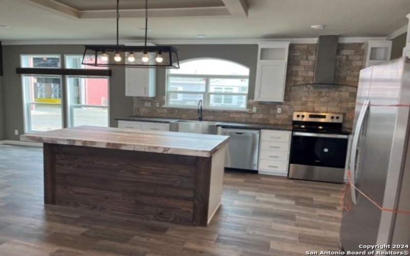 639 COUNTY ROAD 4614, Castroville, TX 78009-6002, 4 Habitaciones Habitaciones , ,2 BañosBaños,Residential,En Venta,639 COUNTY ROAD 4614,0,1923456