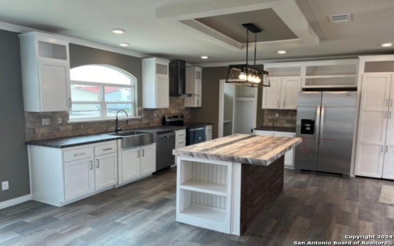 639 COUNTY ROAD 4614, Castroville, TX 78009-6002, 4 Habitaciones Habitaciones , ,2 BañosBaños,Residential,En Venta,639 COUNTY ROAD 4614,0,1923456