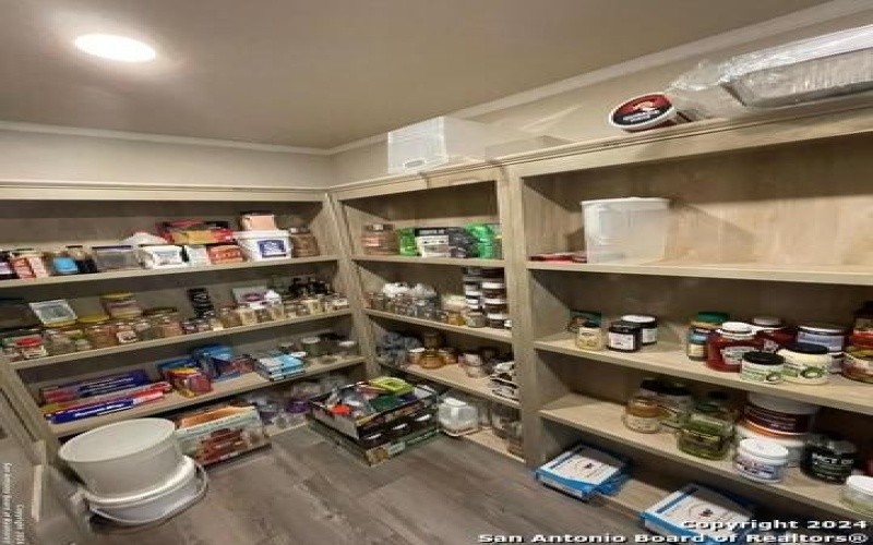 639 COUNTY ROAD 4614, Castroville, TX 78009-6002, 4 Habitaciones Habitaciones , ,2 BañosBaños,Residential,En Venta,639 COUNTY ROAD 4614,0,1923456