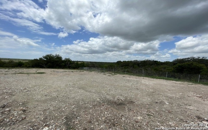 639 COUNTY ROAD 4614, Castroville, TX 78009-6002, 4 Habitaciones Habitaciones , ,2 BañosBaños,Residential,En Venta,639 COUNTY ROAD 4614,0,1923456