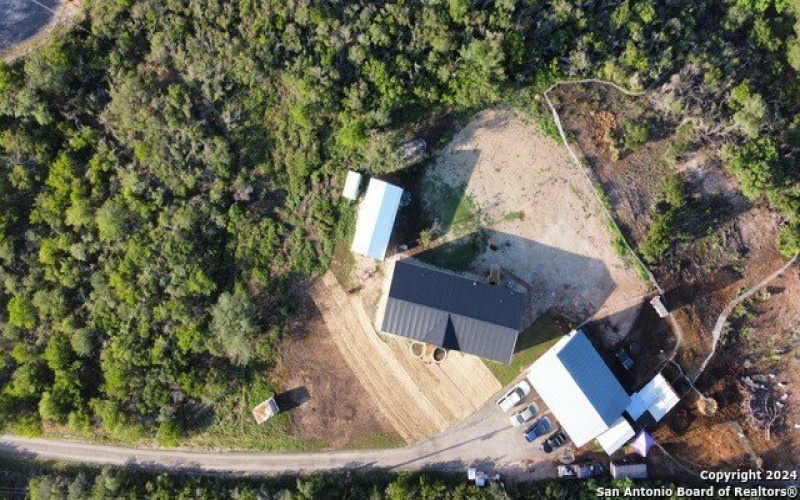 639 COUNTY ROAD 4614, Castroville, TX 78009-6002, 4 Habitaciones Habitaciones , ,2 BañosBaños,Residential,En Venta,639 COUNTY ROAD 4614,0,1923456