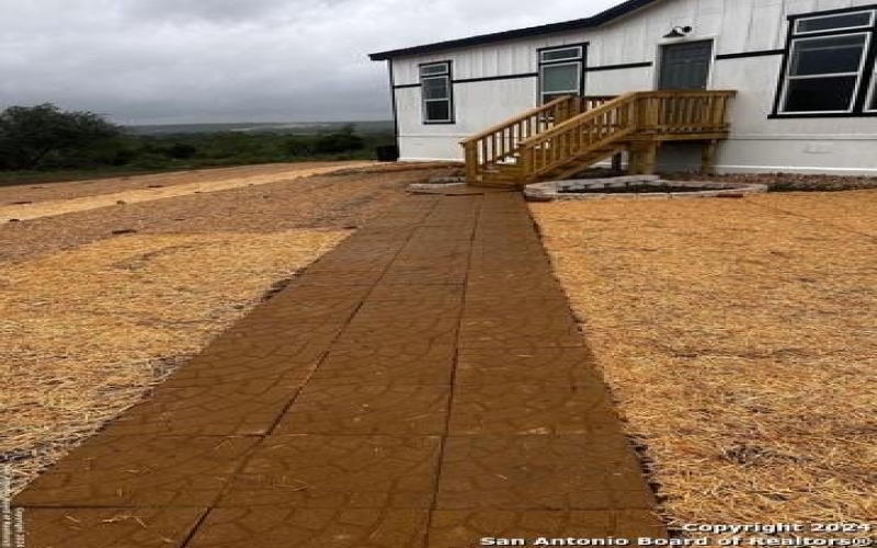 639 COUNTY ROAD 4614, Castroville, TX 78009-6002, 4 Habitaciones Habitaciones , ,2 BañosBaños,Residential,En Venta,639 COUNTY ROAD 4614,0,1923456