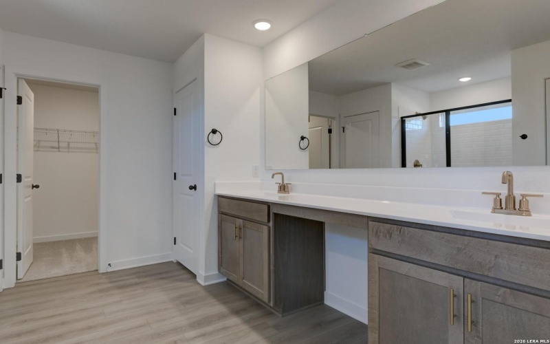 318 Brood Dr, Adkins, TX 78101, 5 Bedrooms Bedrooms, ,3 BathroomsBathrooms,Residential,For Sale,318 Brood Dr,0,1923464