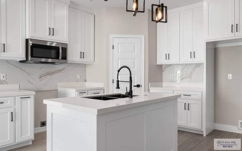 709 FOSTER LN, BROWNSVILLE, TX 78521, 4 Habitaciones Habitaciones , ,2 BañosBaños,Residential,En Venta,709 FOSTER LN,0,29770064