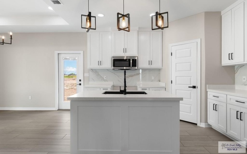 709 FOSTER LN, BROWNSVILLE, TX 78521, 4 Habitaciones Habitaciones , ,2 BañosBaños,Residential,En Venta,709 FOSTER LN,0,29770064