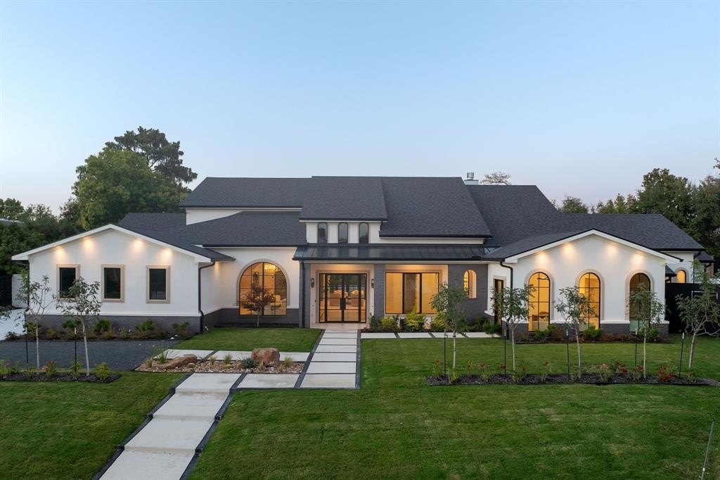 5615 Lobello Drive, Dallas, TX 75229, 4 Bedrooms Bedrooms, ,5 BathroomsBathrooms,Residential,For Sale,5615 Lobello Drive,0,21110264