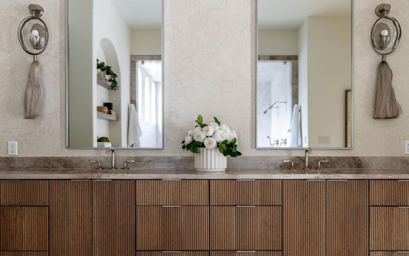 5615 Lobello Drive, Dallas, TX 75229, 4 Bedrooms Bedrooms, ,5 BathroomsBathrooms,Residential,For Sale,5615 Lobello Drive,0,21110264