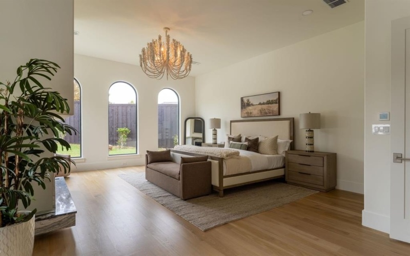 5615 Lobello Drive, Dallas, TX 75229, 4 Bedrooms Bedrooms, ,5 BathroomsBathrooms,Residential,For Sale,5615 Lobello Drive,0,21110264