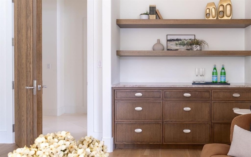 5615 Lobello Drive, Dallas, TX 75229, 4 Bedrooms Bedrooms, ,5 BathroomsBathrooms,Residential,For Sale,5615 Lobello Drive,0,21110264