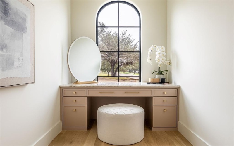 5615 Lobello Drive, Dallas, TX 75229, 4 Bedrooms Bedrooms, ,5 BathroomsBathrooms,Residential,For Sale,5615 Lobello Drive,0,21110264