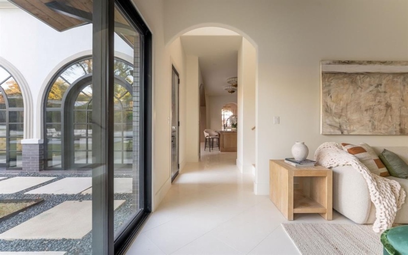 5615 Lobello Drive, Dallas, TX 75229, 4 Bedrooms Bedrooms, ,5 BathroomsBathrooms,Residential,For Sale,5615 Lobello Drive,0,21110264