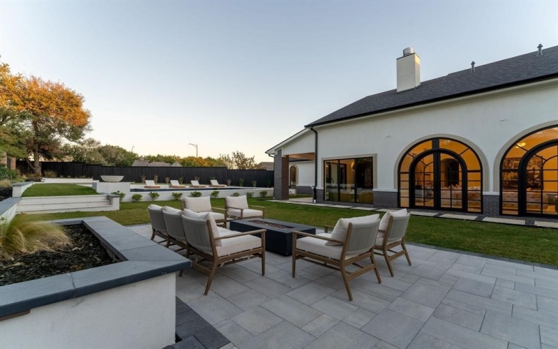 5615 Lobello Drive, Dallas, TX 75229, 4 Bedrooms Bedrooms, ,5 BathroomsBathrooms,Residential,For Sale,5615 Lobello Drive,0,21110264