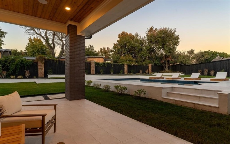 5615 Lobello Drive, Dallas, TX 75229, 4 Bedrooms Bedrooms, ,5 BathroomsBathrooms,Residential,For Sale,5615 Lobello Drive,0,21110264