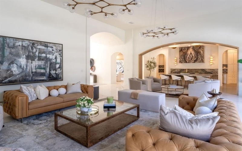 5615 Lobello Drive, Dallas, TX 75229, 4 Bedrooms Bedrooms, ,5 BathroomsBathrooms,Residential,For Sale,5615 Lobello Drive,0,21110264