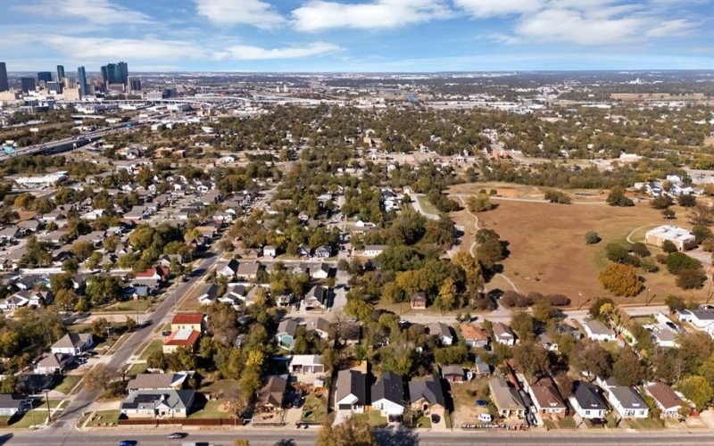 1023 E Allen Avenue, Fort Worth, TX 76104, 4 Habitaciones Habitaciones , ,2 BañosBaños,Residential,En Venta,1023 E Allen Avenue,0,21113015