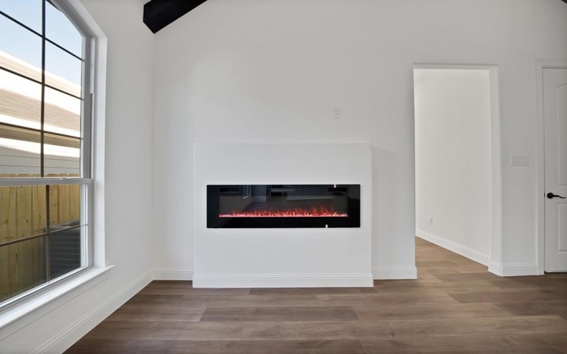 1023 E Allen Avenue, Fort Worth, TX 76104, 4 Habitaciones Habitaciones , ,2 BañosBaños,Residential,En Venta,1023 E Allen Avenue,0,21113015