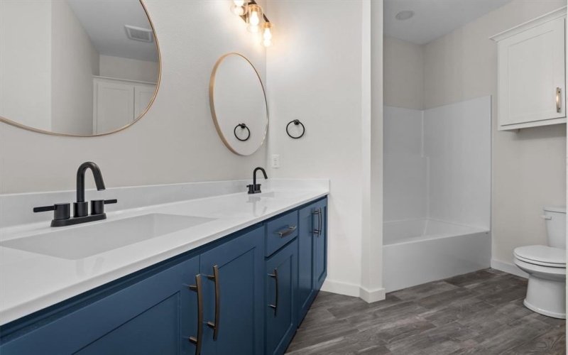 16421 Clearview Drive, Lindale, TX 75771, 4 Habitaciones Habitaciones , ,2 BañosBaños,Residential,En Venta,16421 Clearview Drive,0,21114292