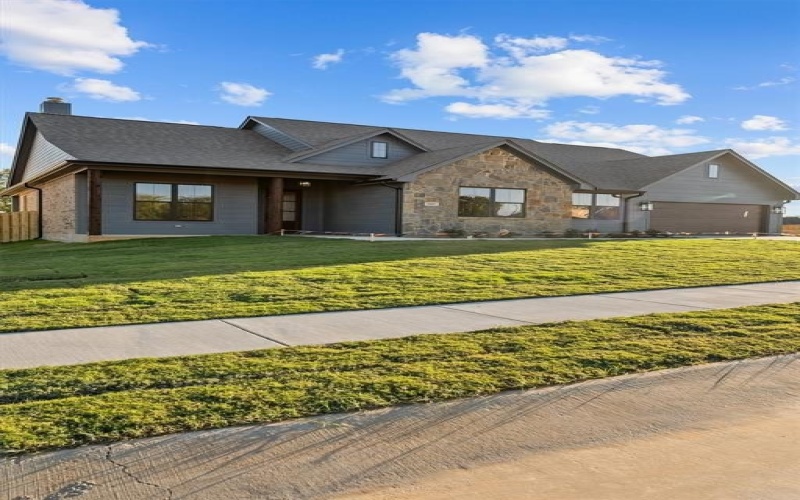 16421 Clearview Drive, Lindale, TX 75771, 4 Habitaciones Habitaciones , ,2 BañosBaños,Residential,En Venta,16421 Clearview Drive,0,21114292