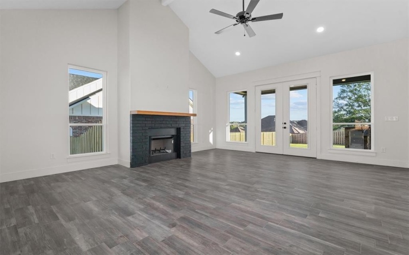 16421 Clearview Drive, Lindale, TX 75771, 4 Habitaciones Habitaciones , ,2 BañosBaños,Residential,En Venta,16421 Clearview Drive,0,21114292