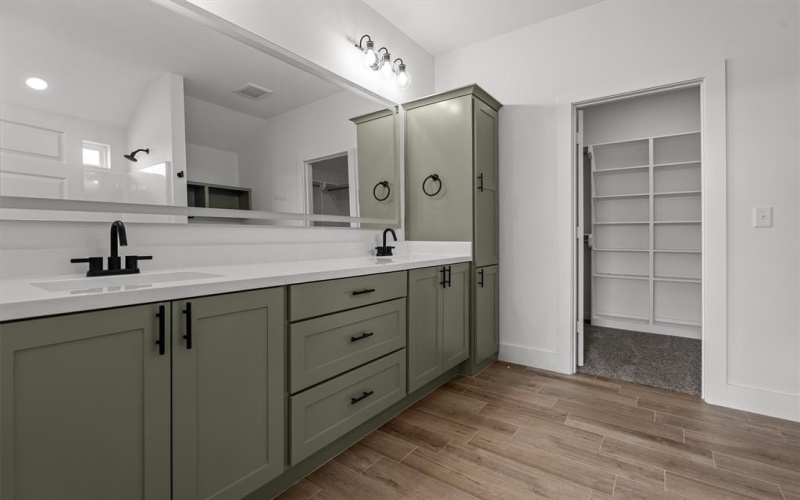 16609 Crossing Circle, Lindale, TX 75771, 4 Habitaciones Habitaciones , ,2 BañosBaños,Residential,En Venta,16609 Crossing Circle,0,21114354