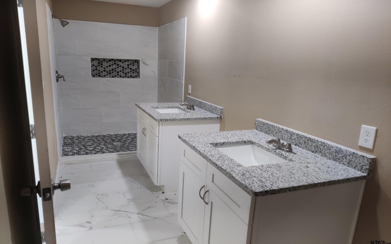 208 Lenox, Pittsburg, TX 75686, 3 Bedrooms Bedrooms, ,2 BathroomsBathrooms,Residential,For Sale,208 Lenox,25005592