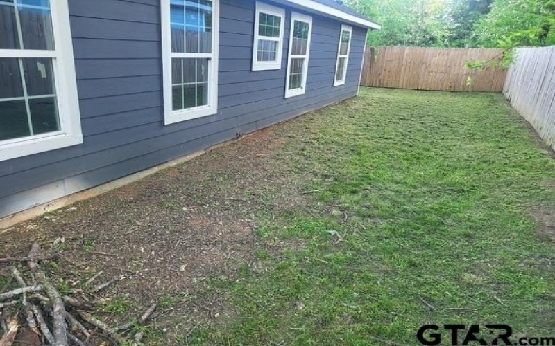 208 Lenox, Pittsburg, TX 75686, 3 Bedrooms Bedrooms, ,2 BathroomsBathrooms,Residential,For Sale,208 Lenox,25005592