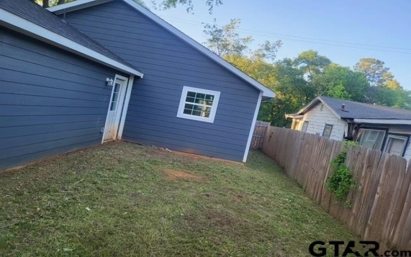 208 Lenox, Pittsburg, TX 75686, 3 Bedrooms Bedrooms, ,2 BathroomsBathrooms,Residential,For Sale,208 Lenox,25005592