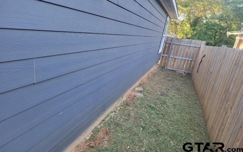 208 Lenox, Pittsburg, TX 75686, 3 Bedrooms Bedrooms, ,2 BathroomsBathrooms,Residential,For Sale,208 Lenox,25005592