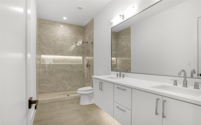 3629 Vilbig Road, Dallas, TX 75212, 4 Bedrooms Bedrooms, ,3 BathroomsBathrooms,Residential,For Sale,3629 Vilbig Road,0,21114370